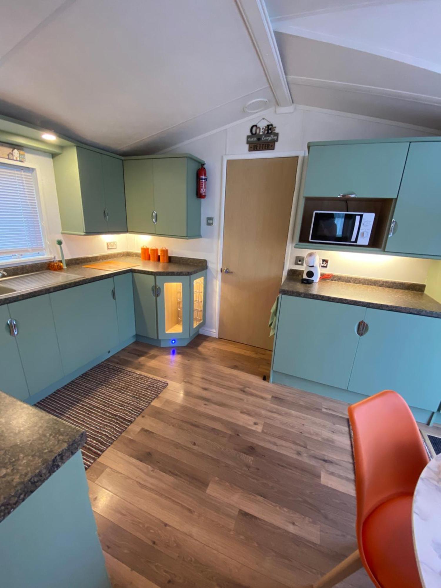 Red Squirrel Lodge Sandown Bagian luar foto