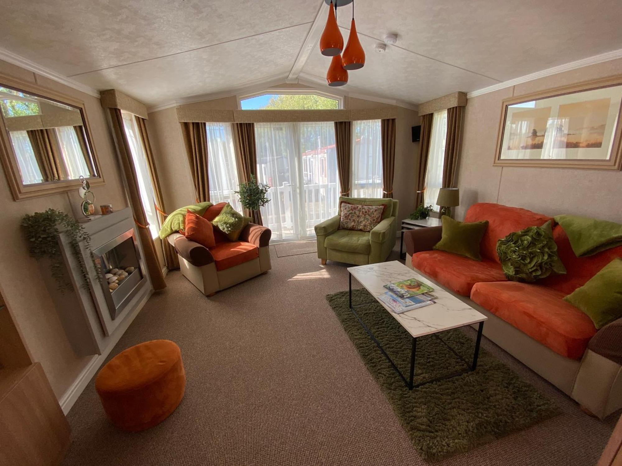 Red Squirrel Lodge Sandown Bagian luar foto